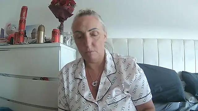 Snapshot of theblondecocklover chatting on 04/21/26, 05:28 theblondecocklover online show from 04/21/26, 05:28