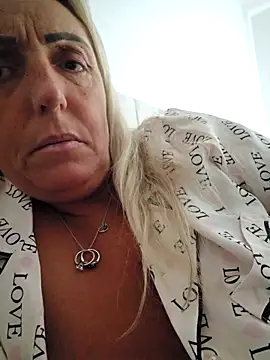 Snapshot of theblondecocklover chatting on 05/23/26, 07:56 theblondecocklover online show from 05/23/26, 07:56