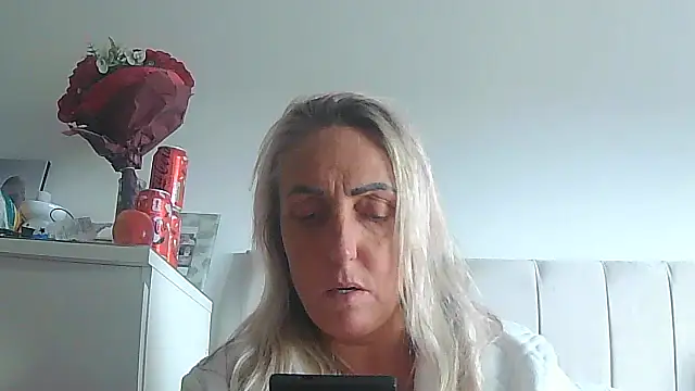 Snapshot of theblondecocklover chatting on 06/09/26, 03:23 theblondecocklover online show from 06/09/26, 03:23