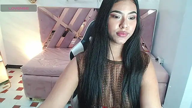 Kendall Queen v online show from 12/18/25, 12:06