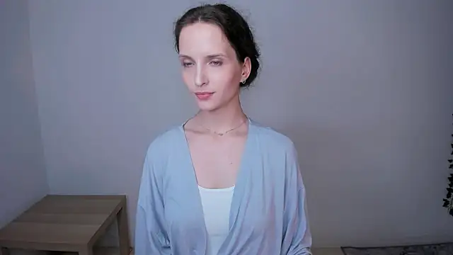 Snapshot of Ariadna_Shy chatting on 06/13/26, 10:18 Ariadna Shy online show from 06/13/26, 10:18