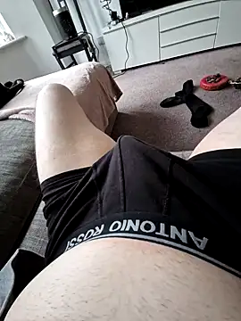 Snapshot of hereshappyguy67 chatting on 12/17/25, 01:39 hereshappyguy67 online show from 12/17/25, 01:39