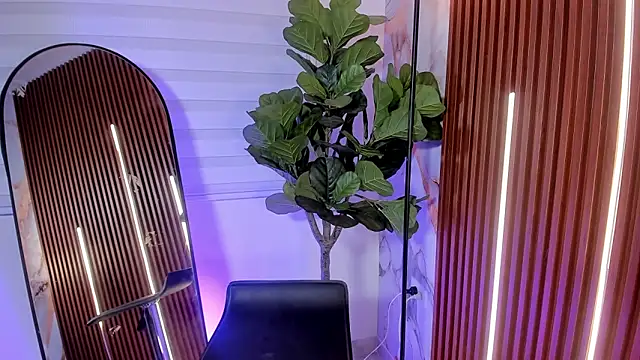 Snapshot of Nickie_reed_ chatting on 06/19/26, 10:46 Nickie reed online show from 06/19/26, 10:46