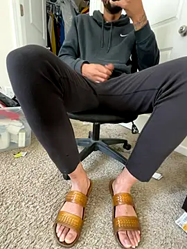 Snapshot of Kingbertfeet chatting on 12/21/25, 02:13 Kingbertfeet online show from 12/21/25, 02:13