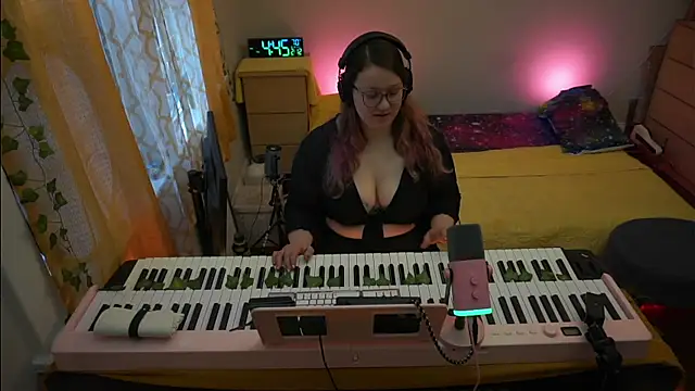 Snapshot of FireproofCuriousiteaze chatting on 02/12/26, 09:43 FireproofCuriousiteaze online show from 02/12/26, 09:43