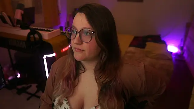 Snapshot of FireproofCuriousiteaze chatting on 03/25/26, 02:28 FireproofCuriousiteaze online show from 03/25/26, 02:28