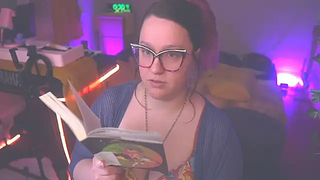 Snapshot of FireproofCuriousiteaze chatting on 04/04/26, 01:26 FireproofCuriousiteaze online show from 04/04/26, 01:26