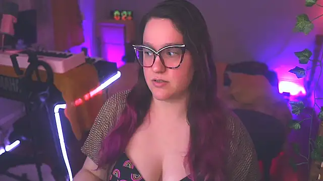 Snapshot of FireproofCuriousiteaze chatting on 04/05/26, 02:09 FireproofCuriousiteaze online show from 04/05/26, 02:09