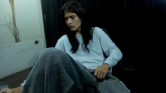 Snapshot of StarCrow19 chatting on 12/18/25, 08:26 StarCrow19 online show from 12/18/25, 08:26