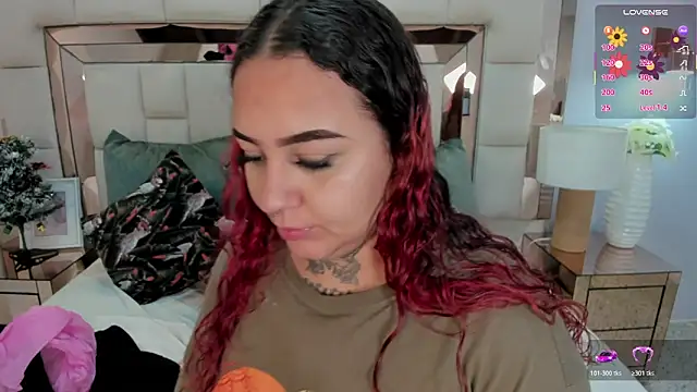 Snapshot of ateneaa_dioosa chatting on 12/19/25, 11:50 ateneaa dioosa online show from 12/19/25, 11:50