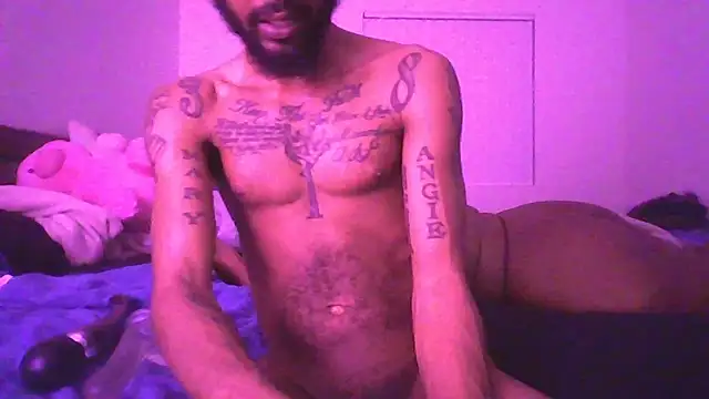 Snapshot of AverageAnt_ chatting on 03/02/26, 06:25 AverageAnt online show from 03/02/26, 06:25