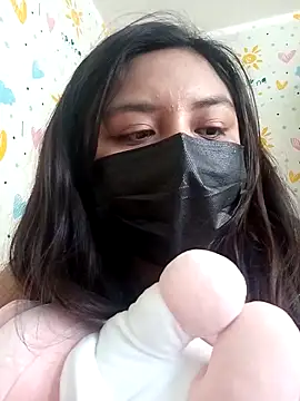 Snapshot of MIGAJERA_20 chatting on 12/22/25, 05:32 MIGAJERA 20 online show from 12/22/25, 05:32