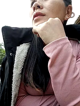 Uzi-na online show from 12/18/25, 09:15