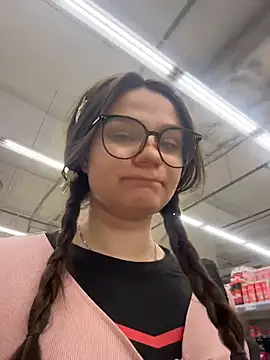 Niki Hug online show from 01/18/26, 10:30