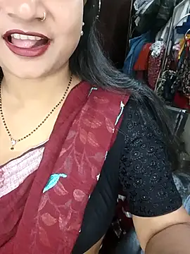 Snapshot of MAHI066 chatting on 12/18/25, 05:13 MAHI066 online show from 12/18/25, 05:13