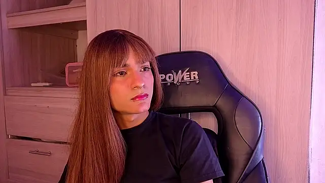 Snapshot of tiffanyy_777 chatting on 05/14/26, 04:30 tiffanyy 777 online show from 05/14/26, 04:30
