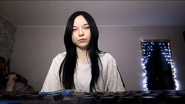 PazGingg online show from 12/21/25, 05:09