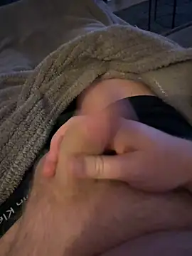 Snapshot of bigB822 chatting on 12/17/25, 06:03 bigB822 online show from 12/17/25, 06:03