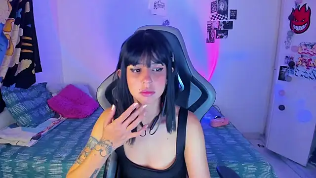 harakitty  online show from 04/24/26, 04:26