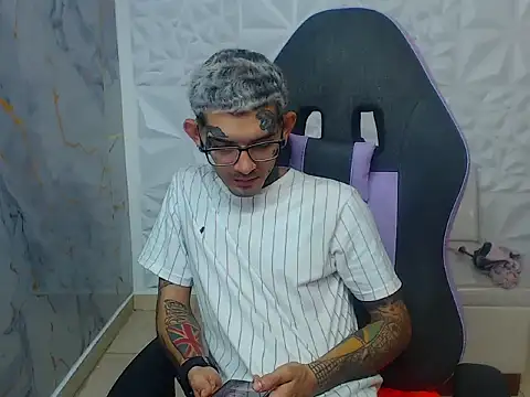 Boy tatto77 online show from 02/08/26, 03:48