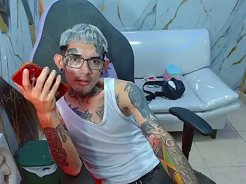 Boy tatto77 online show from 02/15/26, 03:53