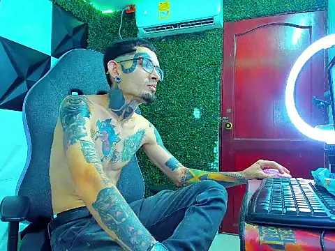 Boy tatto77 online show from 05/30/26, 12:30