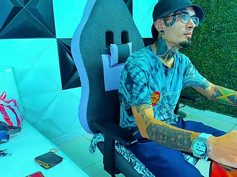Boy tatto77 online show from 07/23/26, 01:58