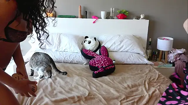 MikaScarlet online show from 03/31/26, 02:06