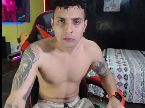 JustynAle2025 online show from 12/22/25, 11:02