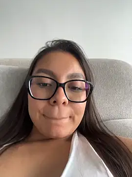 Nicollewest1 online show from 03/29/26, 07:14