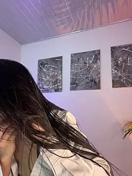 Nicollewest1 online show from 05/25/26, 11:00