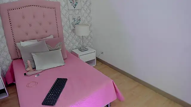 amber  ferrera online show from 01/15/26, 07:50