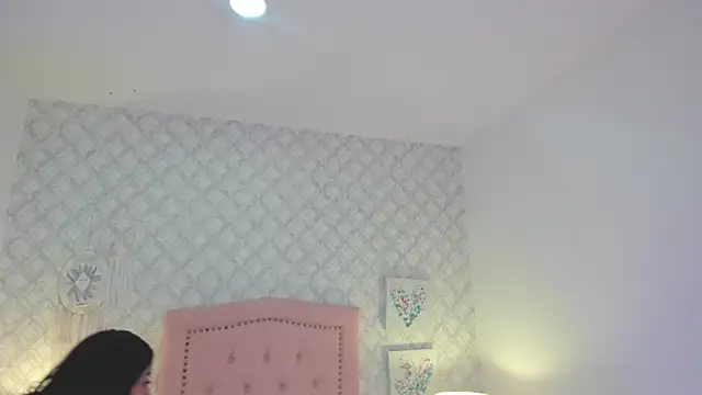 amber  ferrera online show from 02/28/26, 02:40