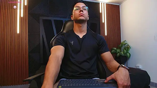 Noah Clarkk online show from 02/10/26, 11:42