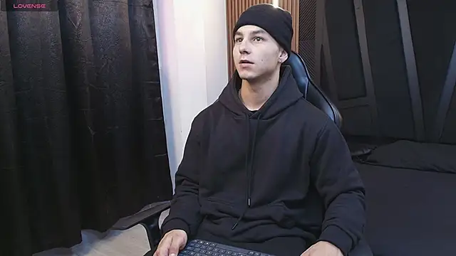 Noah Clarkk online show from 03/08/26, 01:26