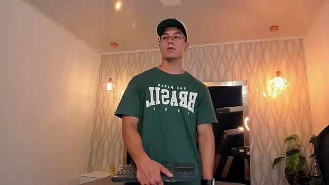 Noah Clarkk online show from 03/16/26, 06:01