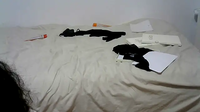 Snapshot of Gwenette66 chatting on 12/18/25, 11:22 Gwenette66 online show from 12/18/25, 11:22