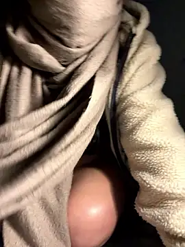 Snapshot of linh-li chatting on 01/06/26, 02:21 linh-li online show from 01/06/26, 02:21