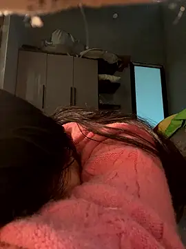 Snapshot of linh-li chatting on 01/14/26, 07:03 linh-li online show from 01/14/26, 07:03