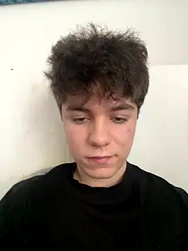 jaaydenx17 online show from 12/18/25, 10:43