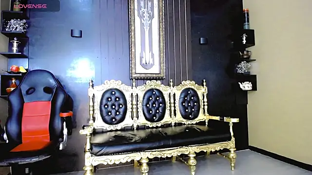 Snapshot of Xamira__ chatting on 12/23/25, 02:42 Xamira online show from 12/23/25, 02:42