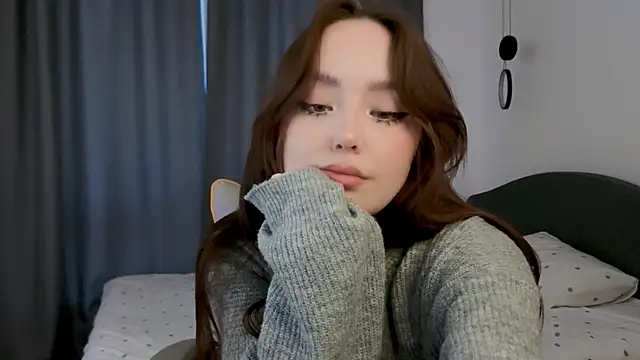 fallin lovee online show from 04/12/26, 01:16