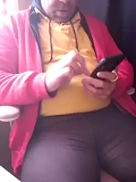 Snapshot of Michaelo666 chatting on 12/20/25, 09:27 Michaelo666 online show from 12/20/25, 09:27