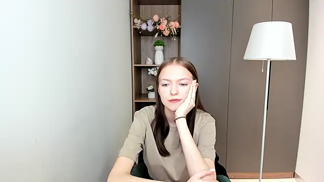 Snapshot of TawnaSeda chatting on 12/20/25, 03:13 TawnaSeda online show from 12/20/25, 03:13