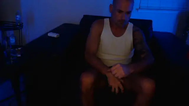 Snapshot of MISTERANDDEMI chatting on 02/12/26, 01:28 MISTERANDDEMI online show from 02/12/26, 01:28