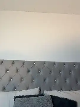 izzybelmonth12 online show from 03/19/26, 08:02