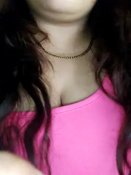 Snapshot of Lobna-66 chatting on 06/11/26, 11:47 Lobna-66 online show from 06/11/26, 11:47