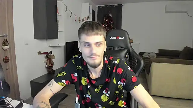 Snapshot of rszed chatting on 12/21/25, 01:35 rszed online show from 12/21/25, 01:35