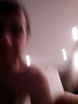 Snapshot of qdar665 chatting on 12/20/25, 01:45 qdar665 online show from 12/20/25, 01:45