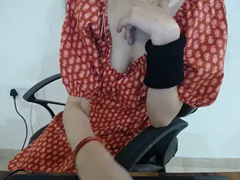 Farhana beautyfull online show from 01/06/26, 04:49